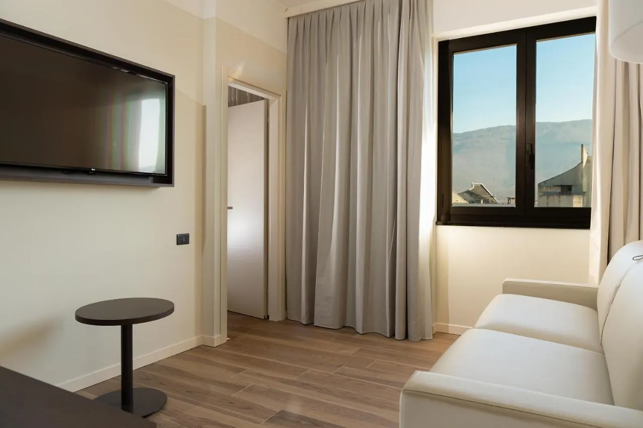 מלון Doubletree By Hilton ברשה 4*,
